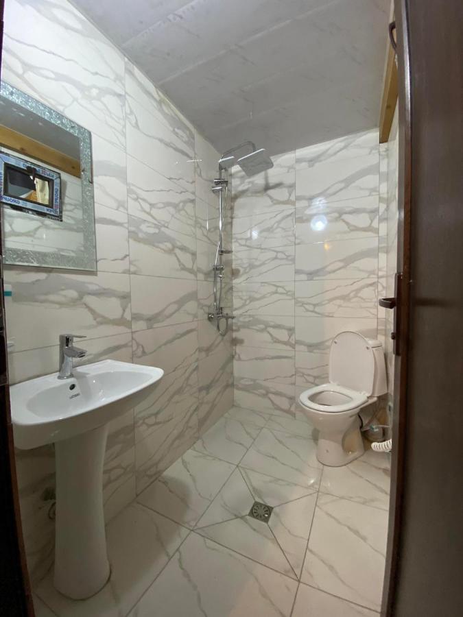 Megobroba Inn Dzentsmani 外观 照片