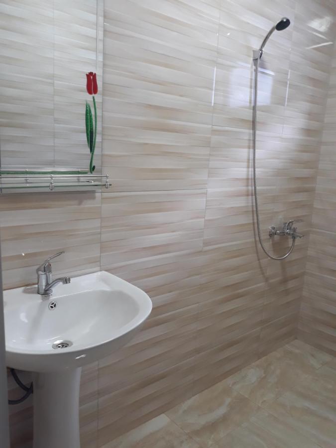 Megobroba Inn Dzentsmani 外观 照片